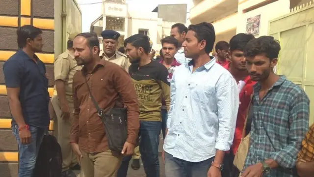 પરીક્ષા રદ્દ થતા હજારો ઉમેદવાર રઝળી પડ્યા