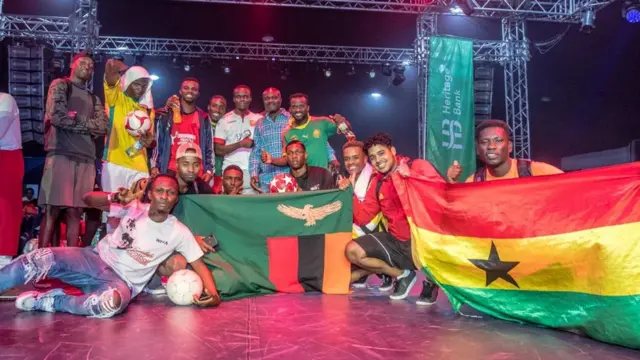 Oda contestants carri dia flag