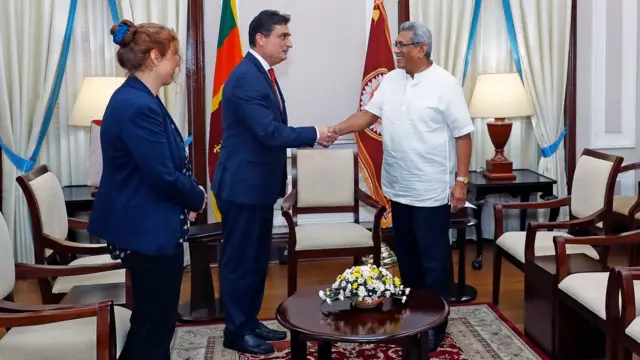 ජනාධිපති ගෝඨාභය රාජපක්ෂ හා ස්විට්සර්ලන්ත තානාපති හාන්ස්පීටර් මොක් අද උදෑසන හමු වූහ.