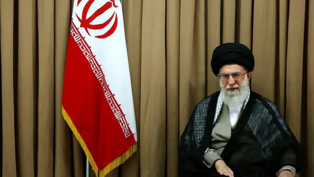 آیت الله خامنهای ساعاتی قبل مجددا مذاکره با آمریکا را رد و از سیاست های دولت این کشور انتقاد کرد