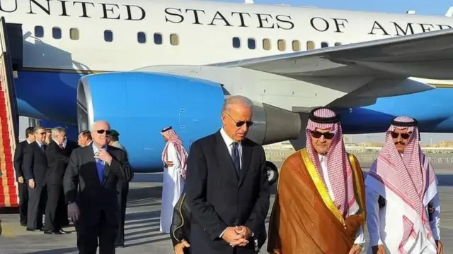 بايدن وسعود الفيصل