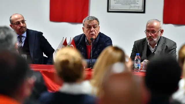 İzmir Büyükşehir Belediye Başkanı Aziz Kocaoğlu