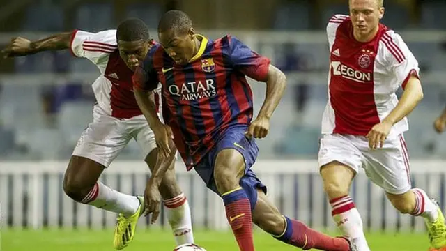 Adama Traore playing for Barcelona