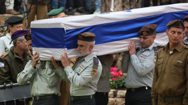 10日に死亡したイスラエル兵の葬儀（13日、エルサレム）