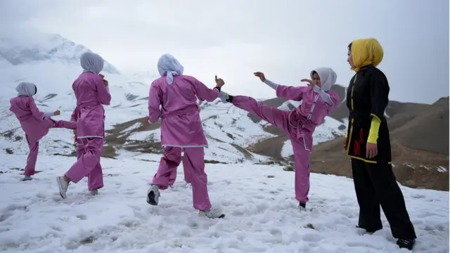 Yüzyıllardır devam eden wushu, yüzlerce farklı dövüş stili içeriyor.