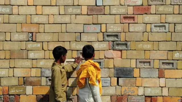 राम मंदिरासाठीच्या विटा