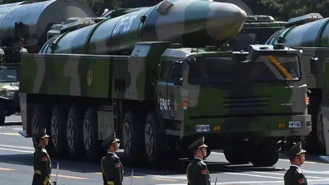 அணு ஆயுதம்