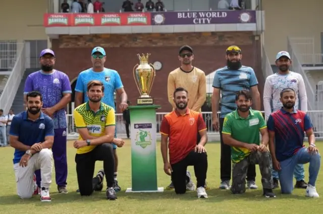 چیمپیئنز ون ڈے کپ پانچ ٹیموں کے کپےان اور مینٹورز