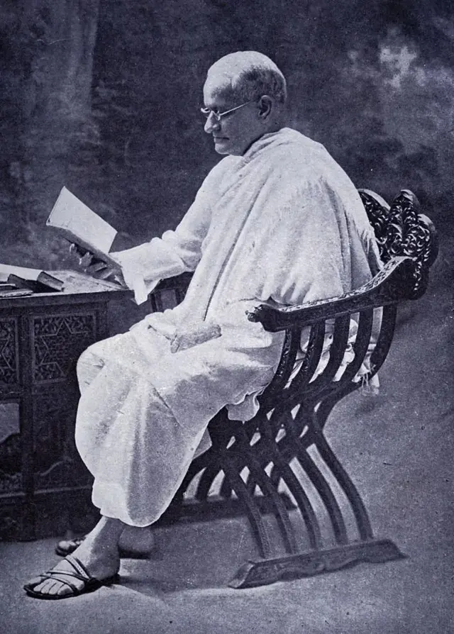 मोतीलाल नेहरू 