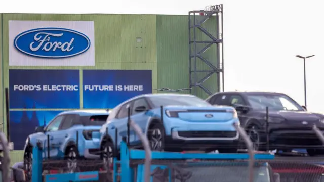 به دلیل کاهش فروش مدل‌های الکتریکی شیفت‌های کاری کارخانه‌ فورد در شهر کلن آلمان تغییر خواهد کرد