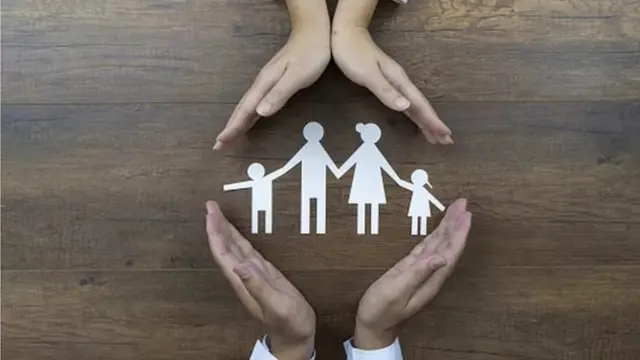 خاندان کی علامتی تصویر