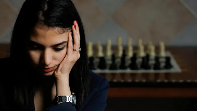 سارا خادم الشریعه