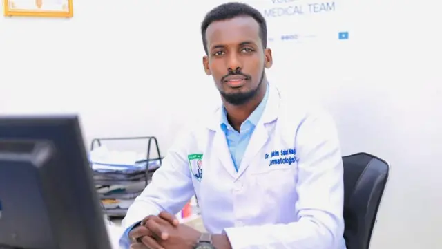 Diktoor Cabdixakiin Salaat Nageeye (dhaktar maqaarka, timaha iyo cidiyaha