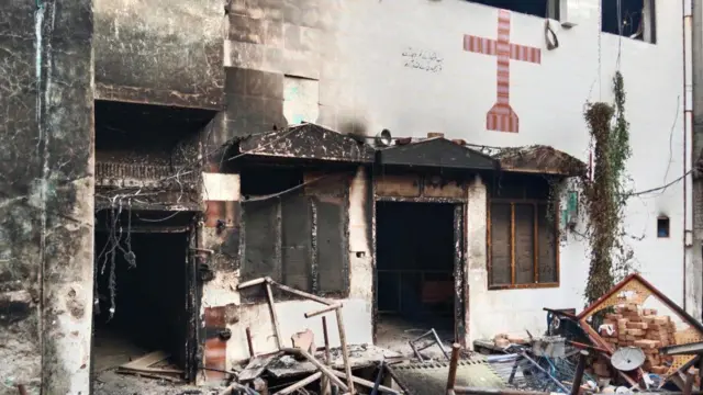 পুড়িয়ে দেয়া একটি গির্জা।