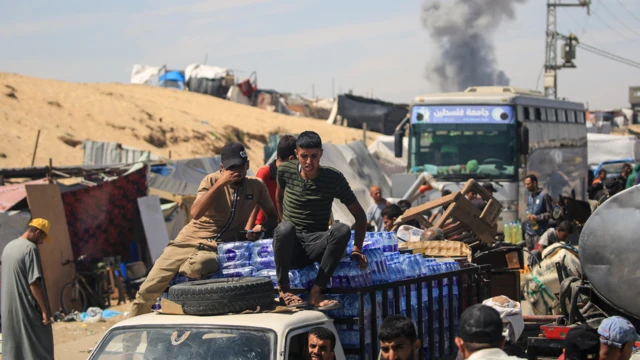 Abantu barimo guhunga imirwano i Rafah