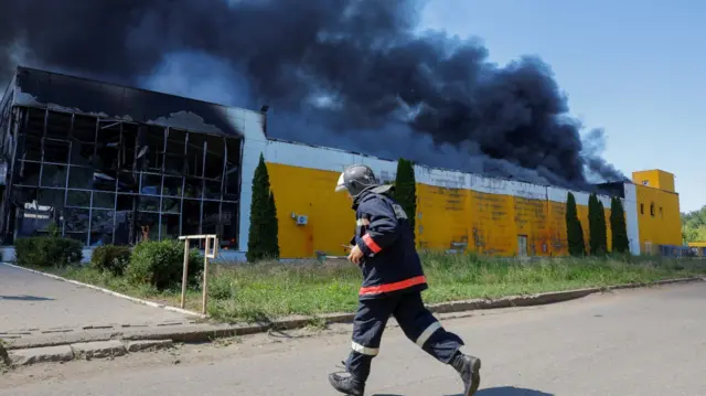 ኣብ ዶነስክ ካብ ማእኸል ዕዳጋ ዝወፅእ ትኪ ይረኣይ