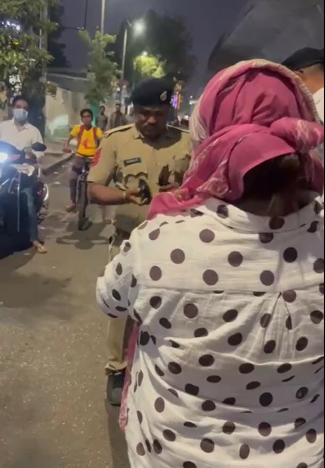 ગુજરાત, અમદાવાદ, વાઇરલ વીડિયો, ઍક્ટિવાચાલક એક મહિલાને 'થપ્પડ', ગુજરાત, બીબીસી ગુજરાતી, ગુજરાત પોલીસ