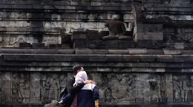 Pengunjung Candi Borobudur, Minggu (11/05).