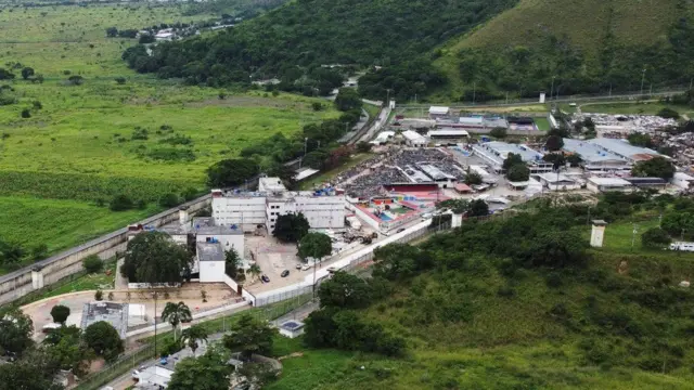 ከላይ የተነሳ የእስር ቤቱ ገጽታ