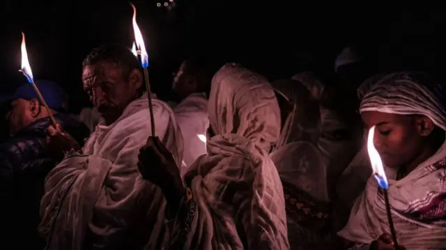 ጸሎት ዝገብሩ ዘለው ምእመናን