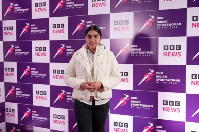 नेमबाज सुरुची सिंग बीबीसी इंडियन स्पोर्ट्सवुमन ऑफ द इयर पुरस्कारासाठी नामांकित आहे. या सोहळ्याला तिनेही हजेरी लावली आहे.