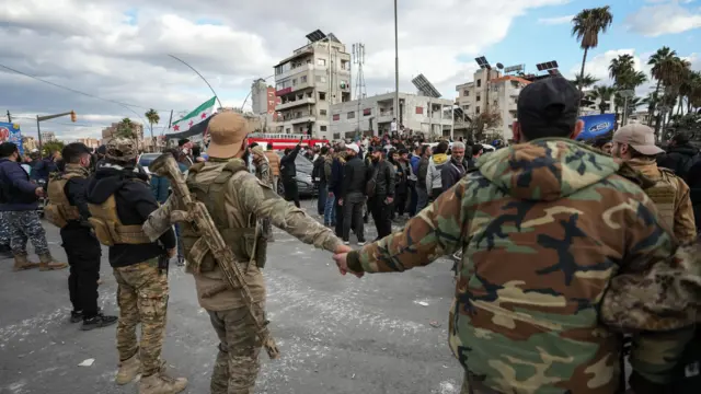 نیروهای امنیتی و معترضان در شهر لاذقیه