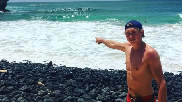 Dylan McWilliams na praia