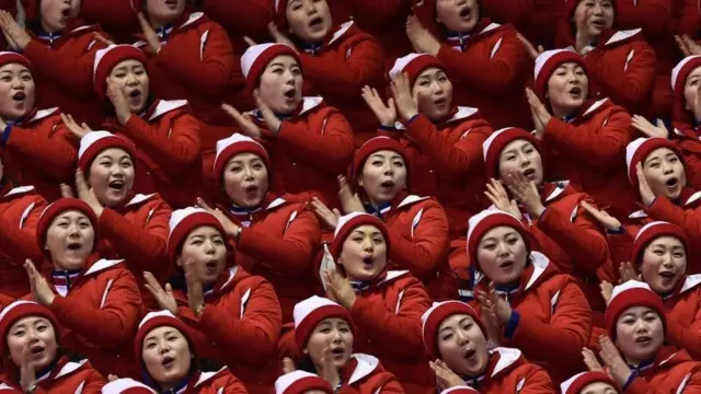 ઉત્તર કોરિયાની ચીયરલીડર્સ