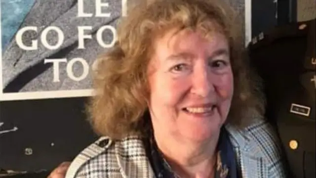 다이앤 맥도날드는 딸의 집에서 자가격리를 하고 있다