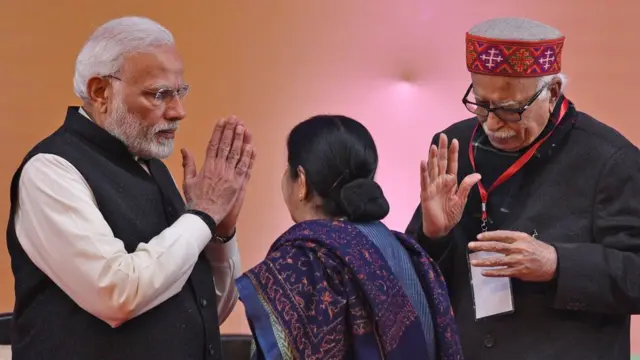 सुषमा स्वराज, आडवाणी और मोदी