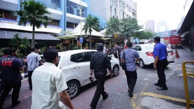 কুয়ালালামপুরের একটি মলে শুরু হচ্ছে অবৈধ শ্রমিক বিরোধী তল্লাসি