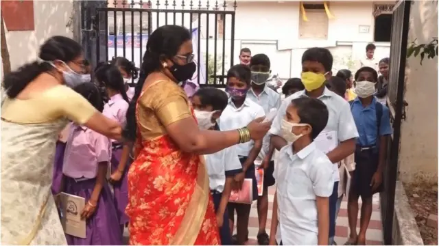 కరోనా పిల్లల బడులు