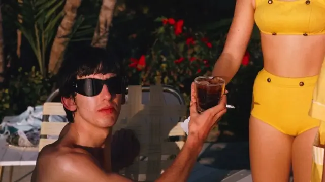 Džordž Harison se opušta u Majamiju, februar 1964, tokom američke turneje