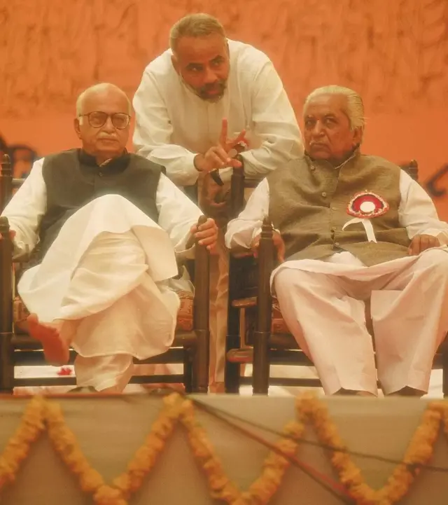 માર્ચ- 1995માં ગુજરાતમાં પ્રથમ વખત ભાજપની પૂર્ણ બહુમતવાળી સરકાર બની, જેનું નેતૃત્વ કેશુભાઈ પટેલને સોંપવામાં આવ્યું હતું