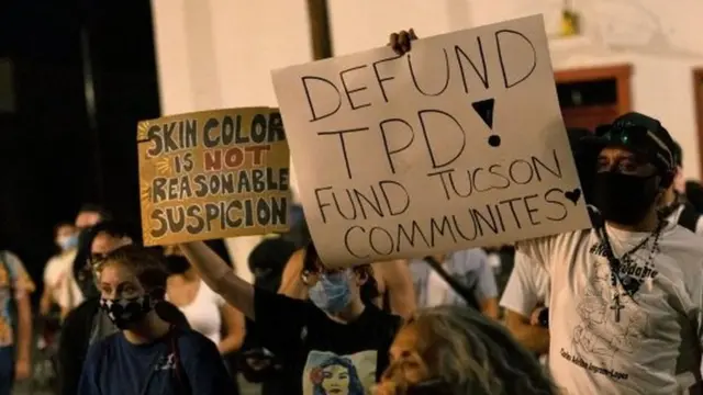 Una protesta contra la policía de Tucson