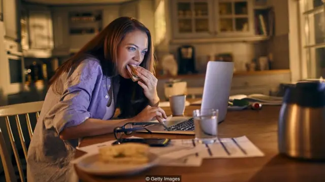 perempuan, sandwich, komputer, stres