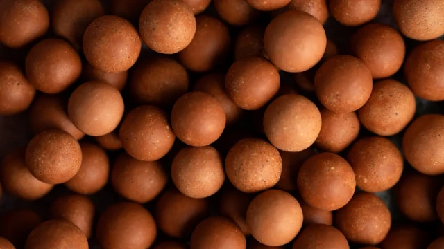 Minerali zeoliti koriste se u nekim mašinama za sudove da apsorbuju vodu, dok se toplota koju otpuštaju u tom procesu koristi za ubrzavanje sušenja