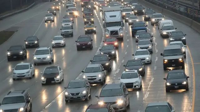 Fuerte tráfico en una autopista