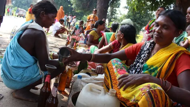 आदिवासी महिलाएं