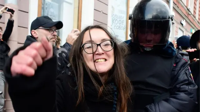 Yelena Grigoryeva, durante una protesta en 2018 en San Petersburgo.