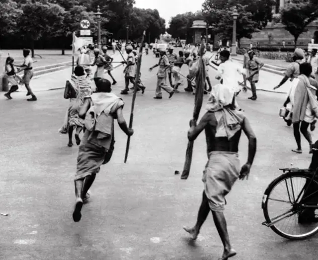 দিল্লির কেন্দ্রস্থলে বিক্ষোভকারীরা