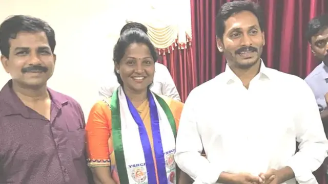 వైఎస్ జగన్, ఉండవల్లి శ్రీదేవి