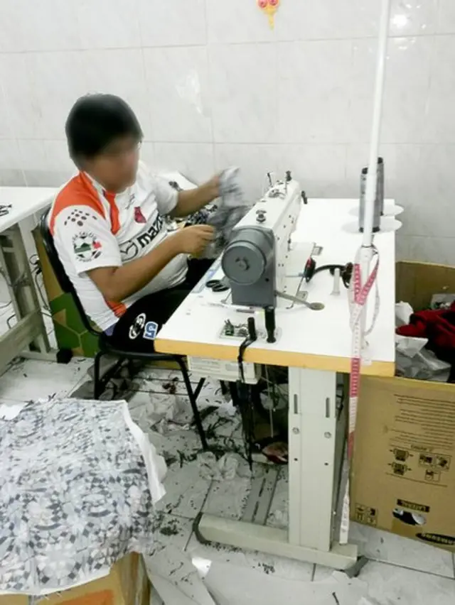Boliviano en el taller