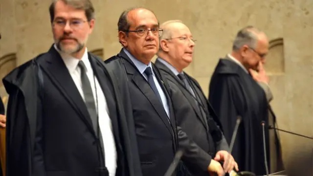 Os ministros do Supremo Dias Toffoli, Gilmar Mendes, Celsocomo usar bônus cassino 1winMello e Edson Fachin