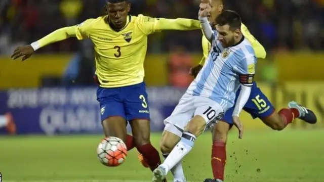 इक्वाडोर के ख़िलाफ़ मैसी