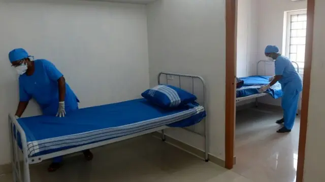 "மருத்துவமனைகளில் இடங்கள் இல்லை என சொல்பவர்கள் மீது நடவடிக்கை"