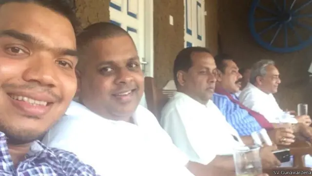 සජින්වාස් ගුණවර්ධන පසුගිය පාලනයේ බලධාරීන් සමඟ