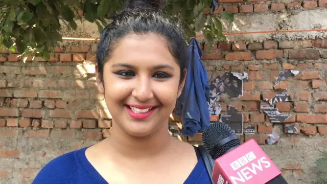 एमसीए कर रहीं वैशाली बताती हैं कि उन्होंने परेशान होकर दो दिन में ही टिंडर से अपना प्रोफ़ाइल डिलीट कर दिया