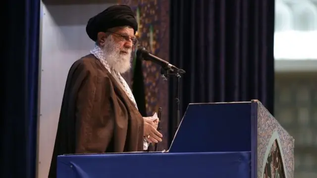 Аятола Хаменеї