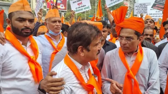 हिंदु सकल समाजाच्या मोर्चात भाजपचे आमदार अतुल भातखळकर आणि माजी खासदार किरीट सोमय्या